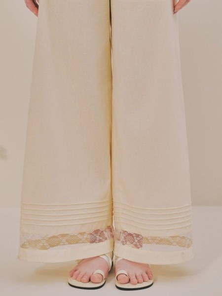 Quần linen ống rộng gấu ren