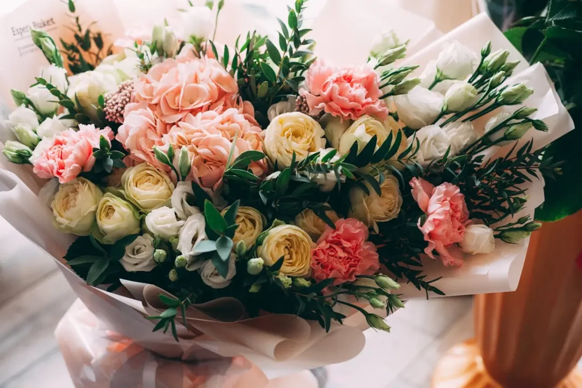 Ý tưởng hoa tươi cho không gian sống tràn ánh sáng