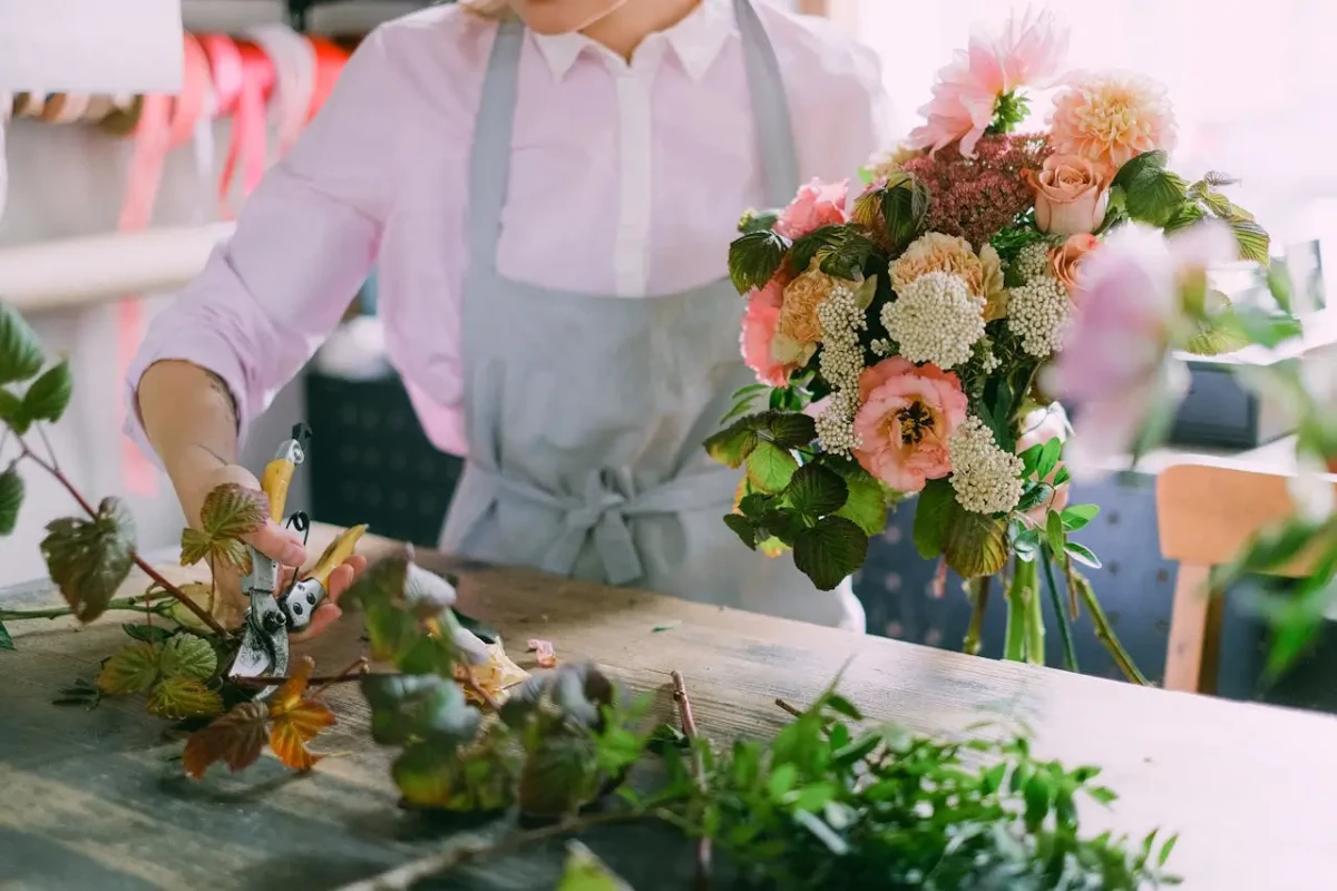 Điểm xuyết hoa mềm mại cho căn phòng ấm cúng