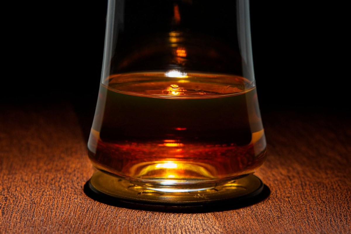 Whisky có nên thêm đá?