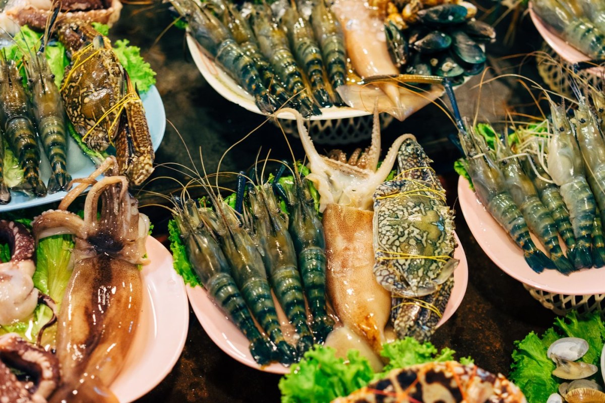 Cách chọn cua hoàng đế tươi ngon cho bữa tiệc