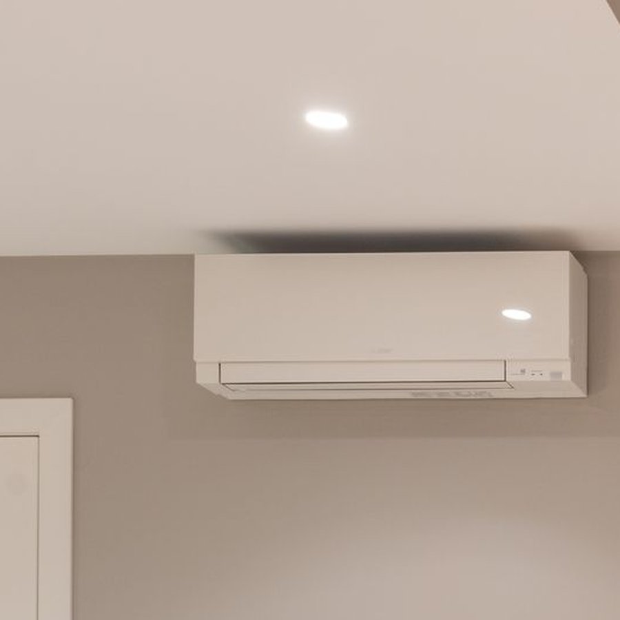 Máy lạnh Inverter 2 HP WindFree