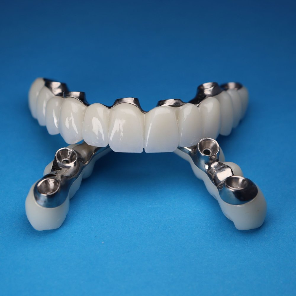 Răng toàn sứ Zirconia