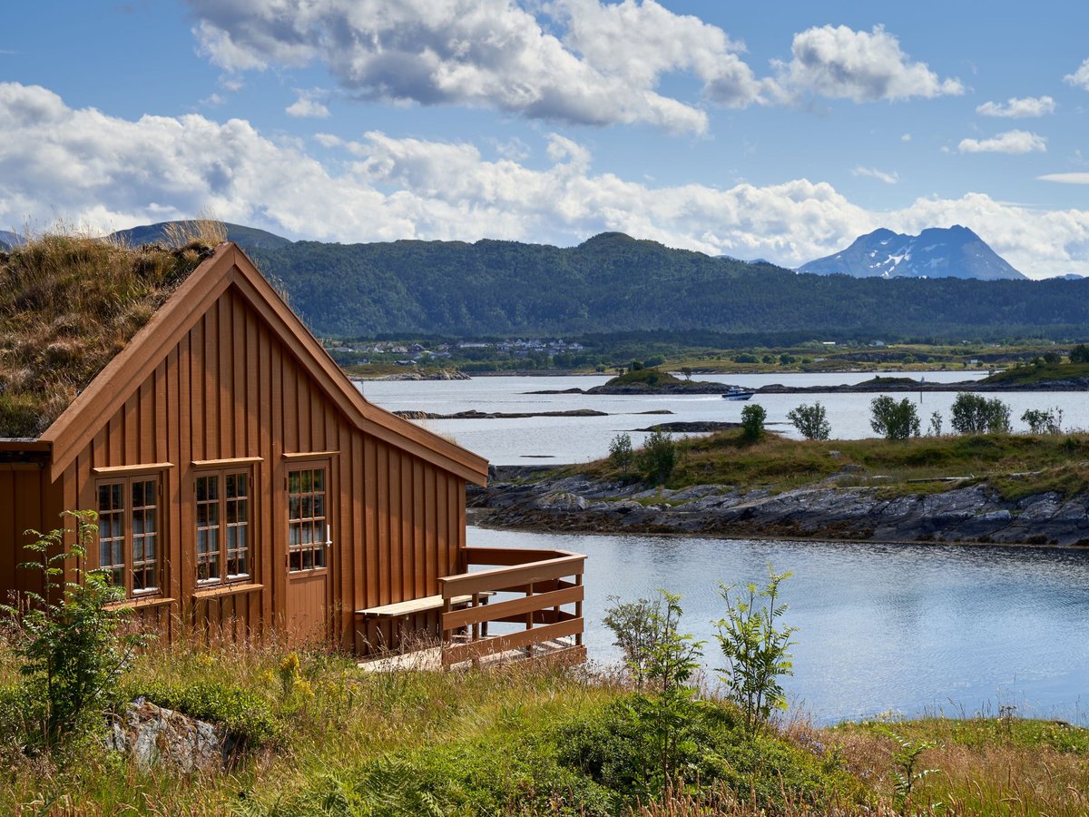 Lakeside Chalet