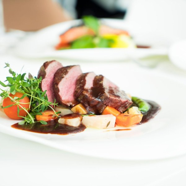 Bò flank nướng