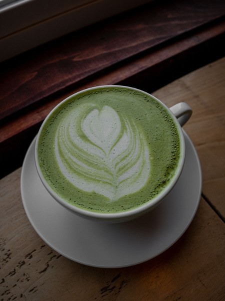Matcha latte nóng