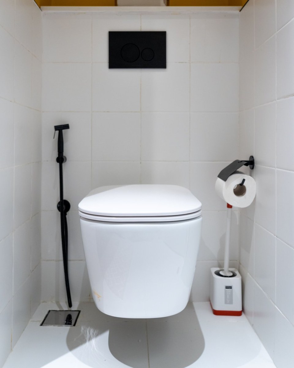 Vòi lavabo nóng lạnh Sikido F1 vàng đồng