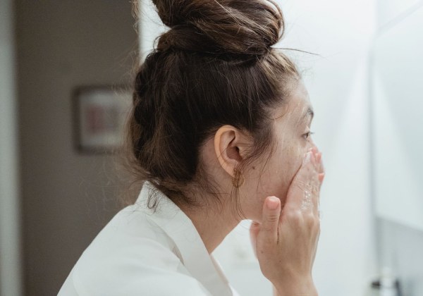 Chu trình dưỡng da buổi tối cho người mới bắt đầu