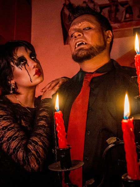 Cặp đôi ma cà rồng và bá tước Dracula