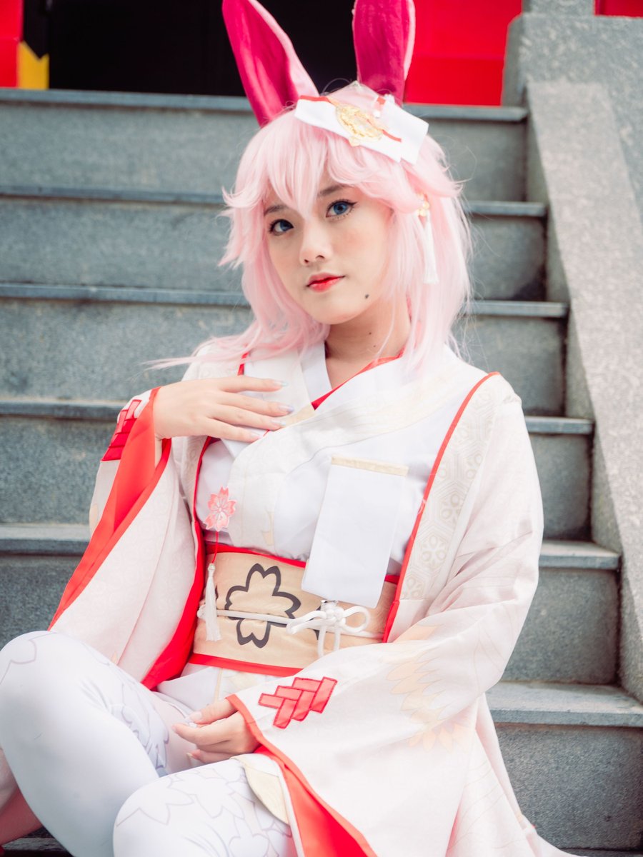 Hồ ly kimono trắng tai hồng