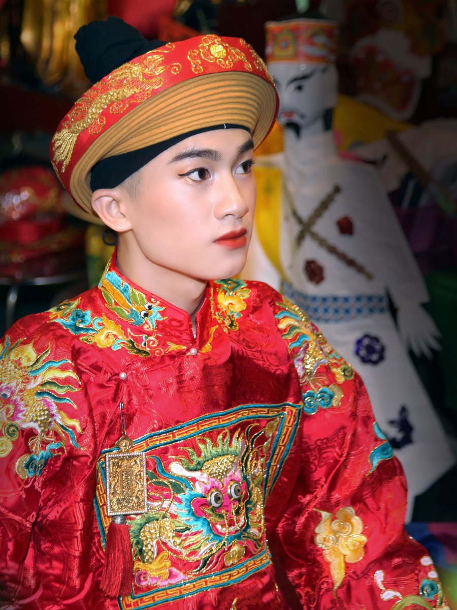 Thái tử hoàng bào đỏ
